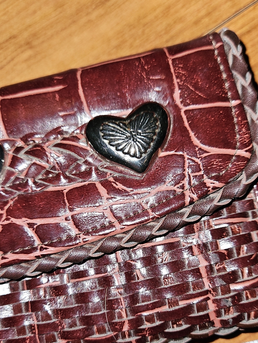 Brown Woven croc embossed Leather Heart Accent Clutch Wallet - Picture 3 of 10